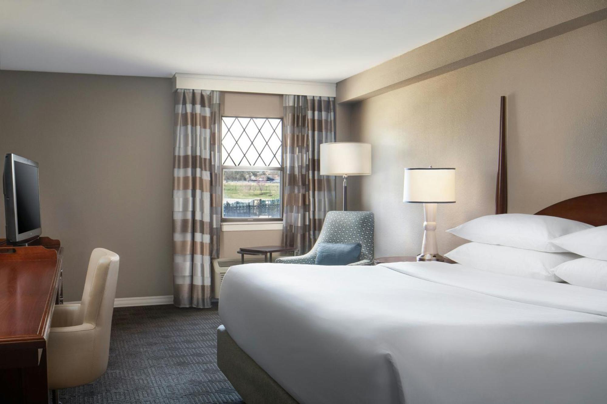 Sheraton Westport Lakeside Chalet Мериленд Хайтс Екстериор снимка